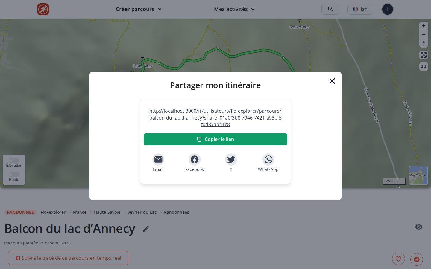 Fenêtre de partage d'un parcours dans MapPlanner sur ordinateur : lien unique, bouton de copie et icônes Email, Facebook, X et WhatsApp