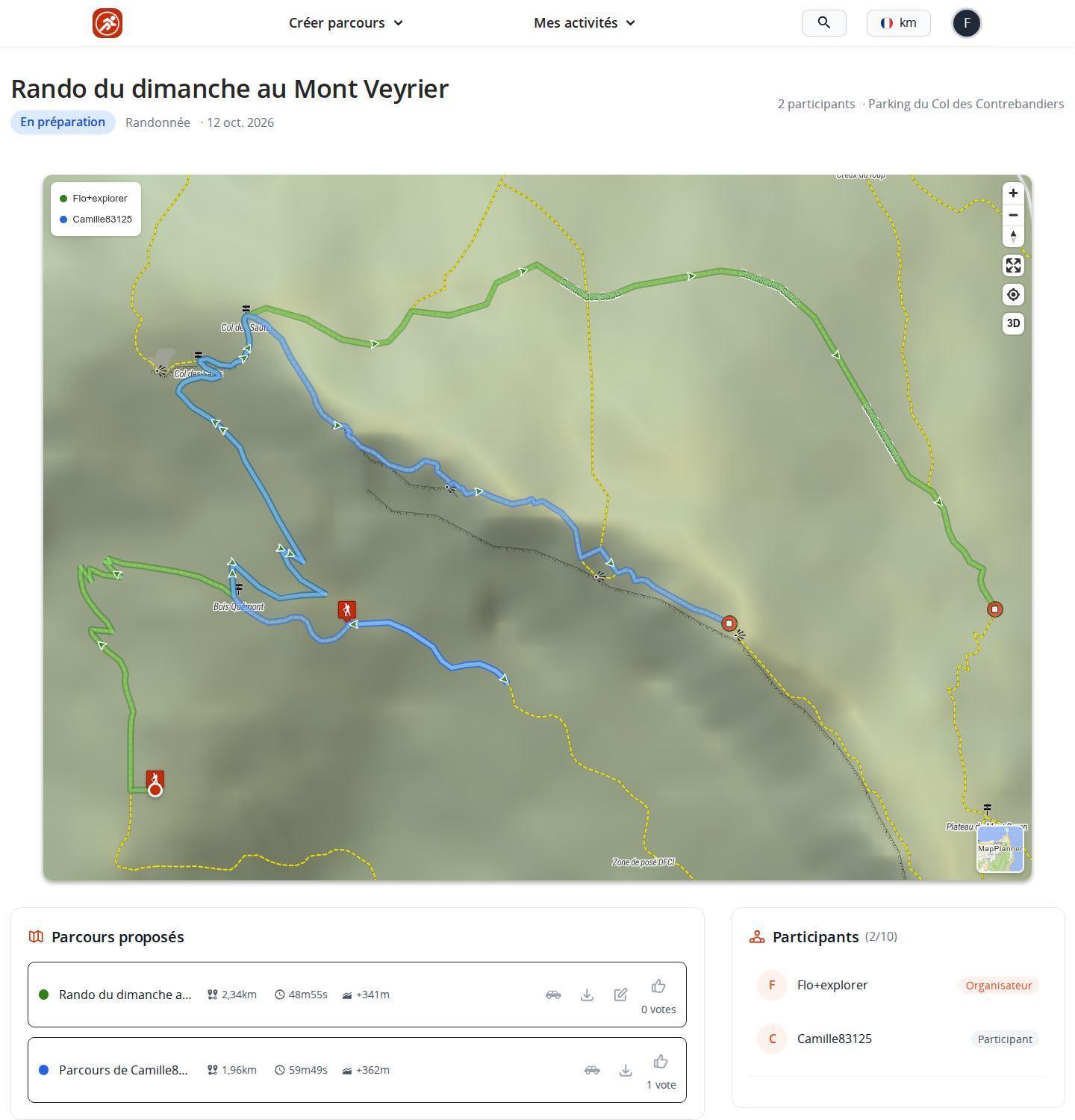 Page d'une sortie collaborative dans MapPlanner sur ordinateur : deux itinéraires de couleurs différentes sur la même carte avec leur légende, liste des parcours proposés avec distance, durée, dénivelé et votes, liste des participants